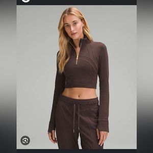 Lululemon Define Cropped half zip LUON size 4